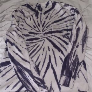 Small men’s tie dye